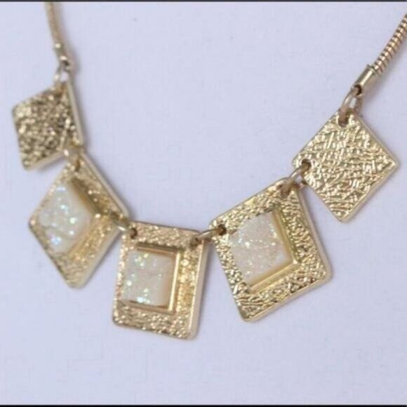 Hammered Gold Necklace Squares raw stone inset New with Tags - Picture 7 of 15